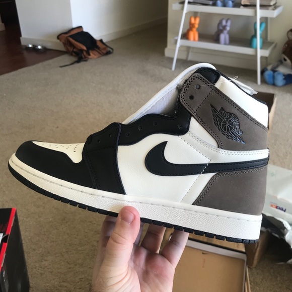Jordan 1 mocha